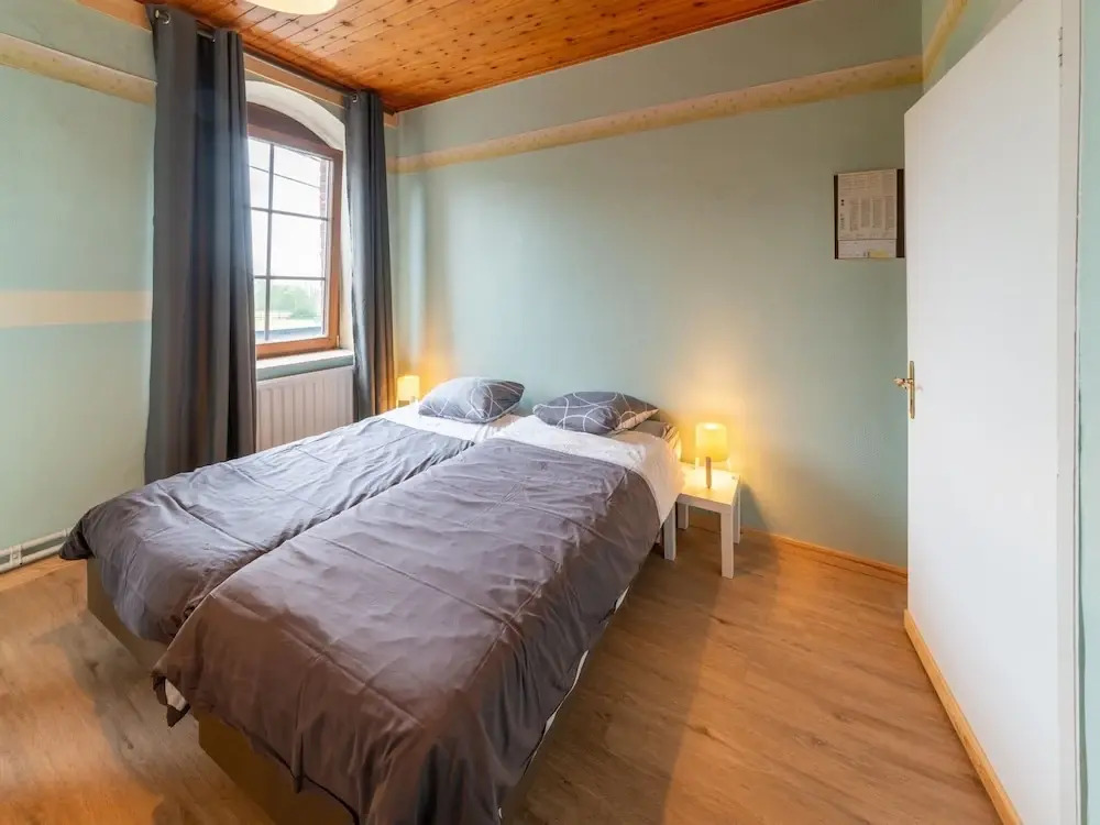 Former Hotel with Swimming Pool, Hot Tub, Sauna for Family Groups