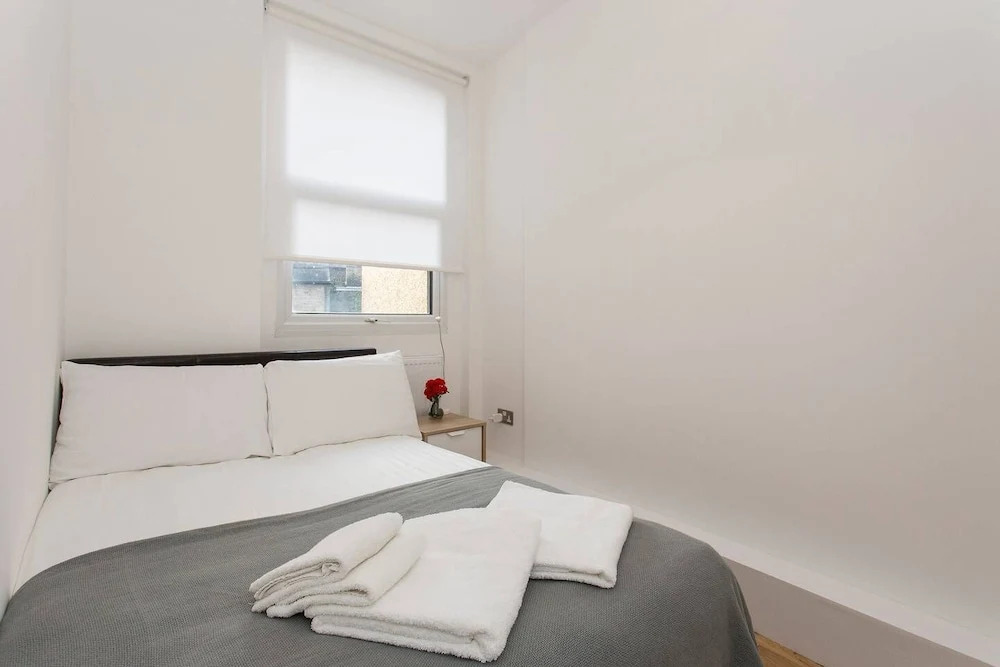 Sleek 2BR flat in Hither Green, by Mountsfield Park