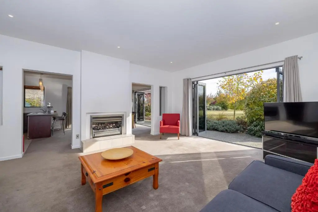Lake Wanaka Villas at Hertiage Village Country Res