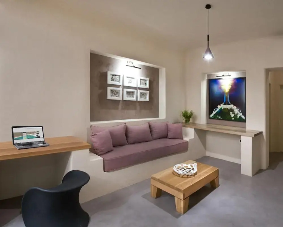 Voreina Gallery Suites