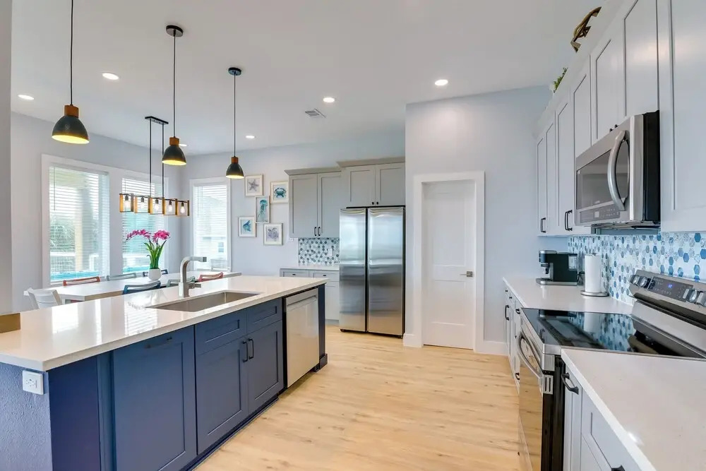 Steps to Beach: Vibrant House in Galveston!
