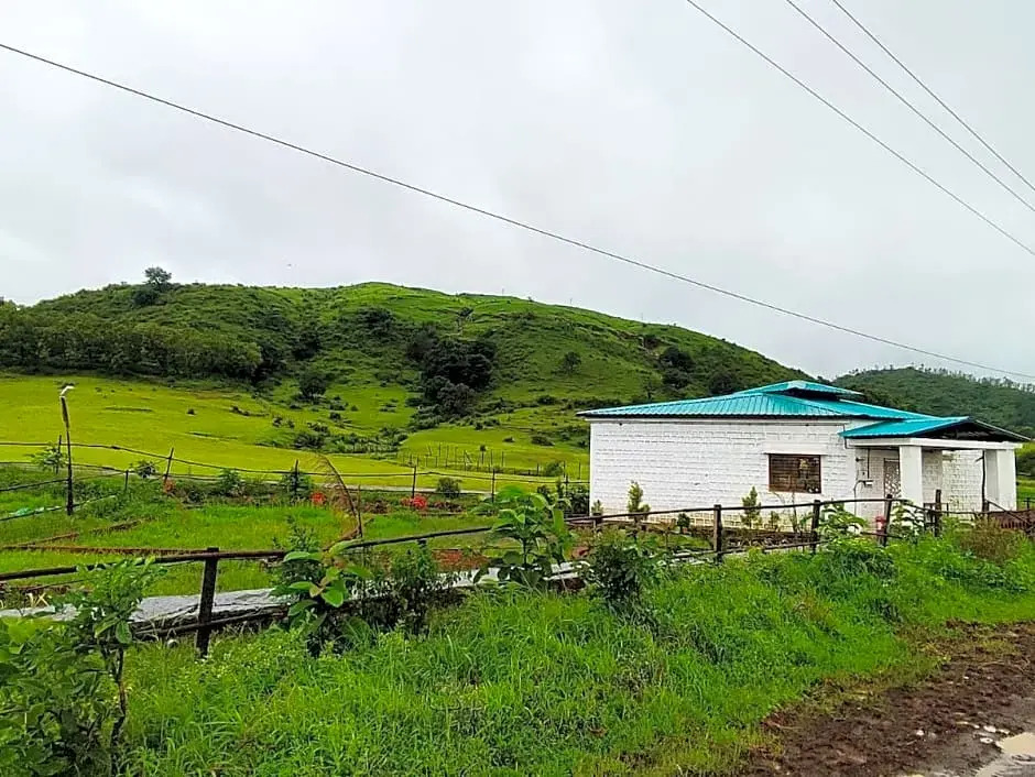 Club Shandilya-A Cheerful 3 BR Place in Nature lap