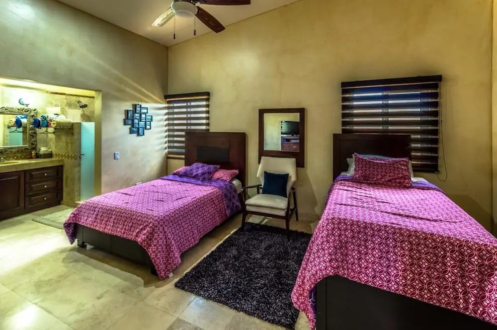 Spacious 4 Bachelor/ette W/free Cook: Finca Tezal