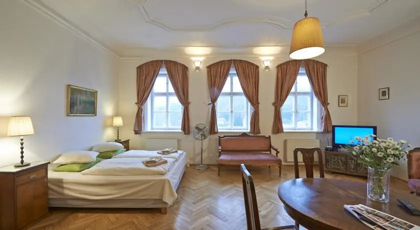 Golden Apple Apartments