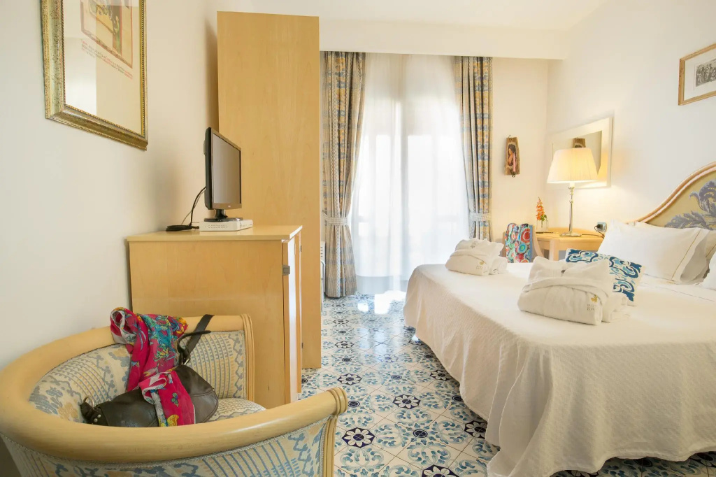Hotel Eros