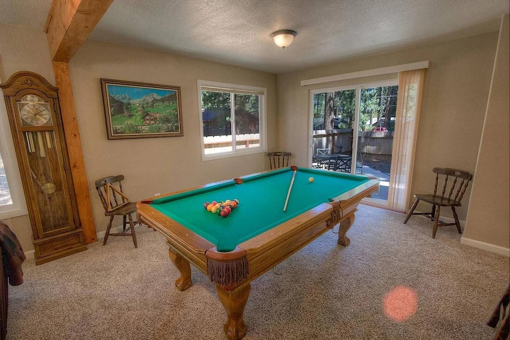 Corner Pocket Chalet