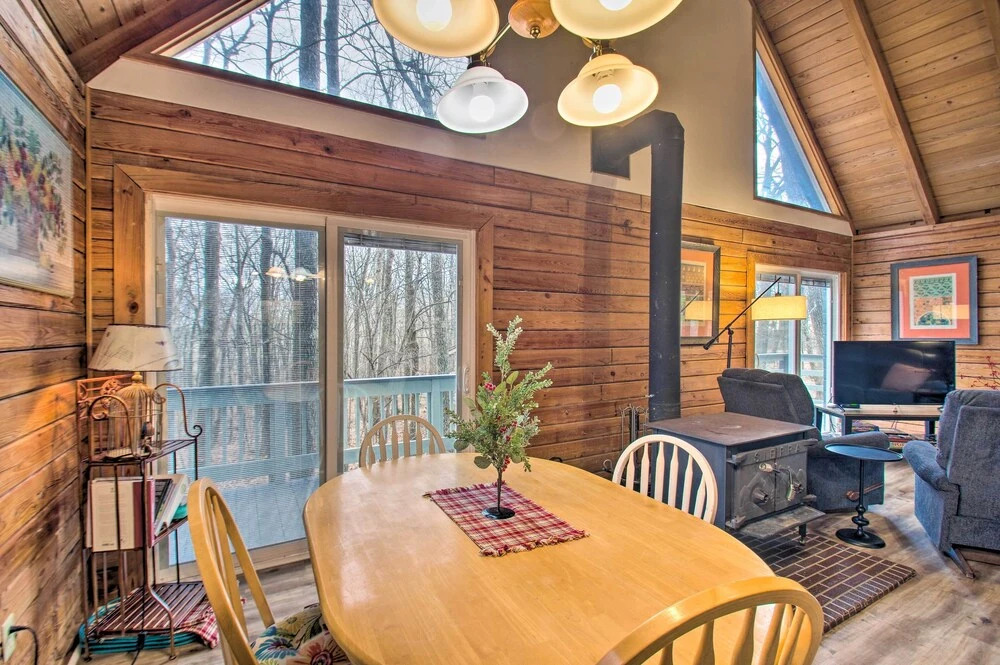Wintergreen Home w/ Deck - Near Skiing & Hiking!