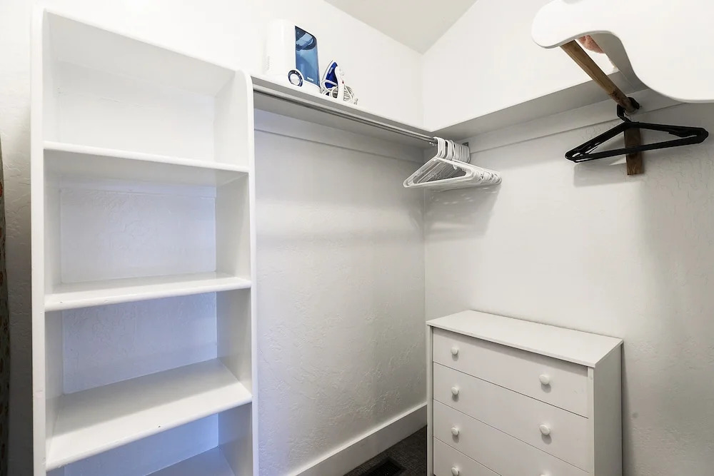 Woodside Haus 3 Bedroom Home by RedAwning