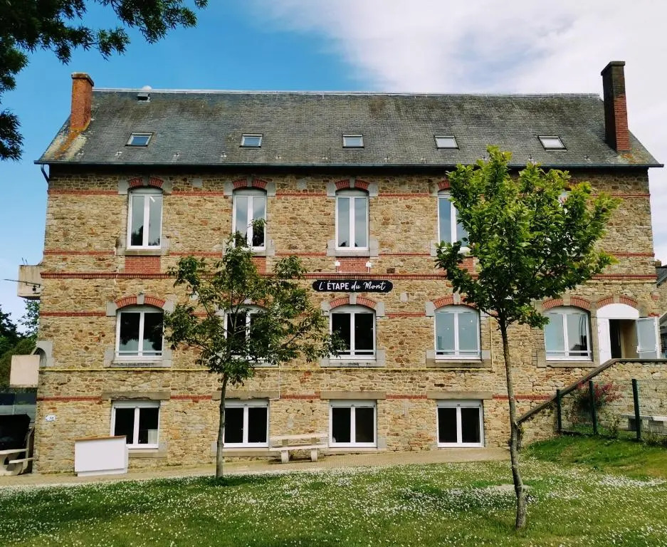 LEtape du Mont, Family Hostel