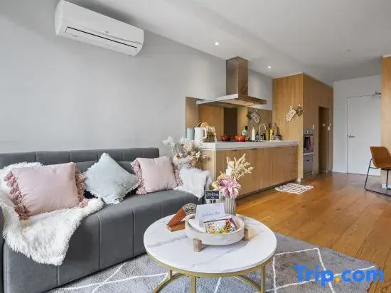 Ultra-Convenient CBD Pad 2BR - 2min to Southern Cross