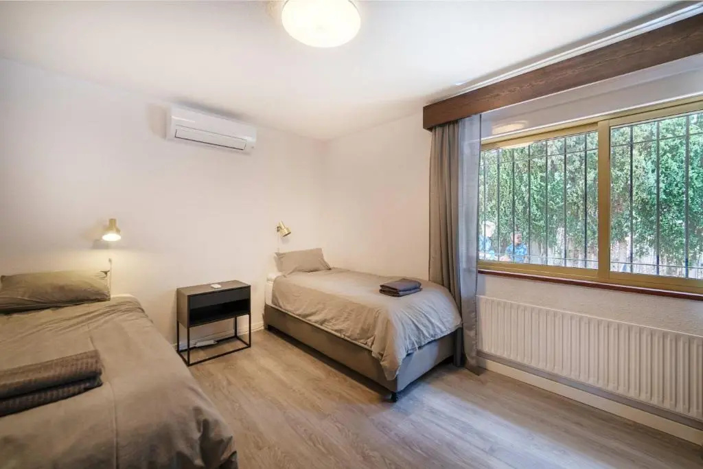 Villa Mimosa sleeps 8 with Heated Pool