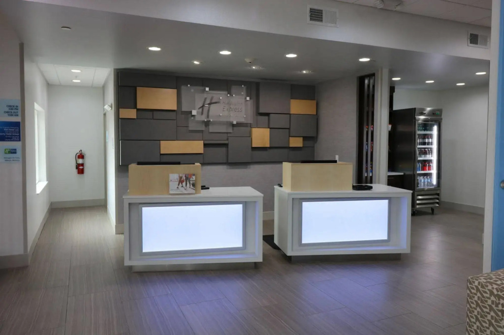 Holiday Inn Express & Suites - Coffeyville by IHG