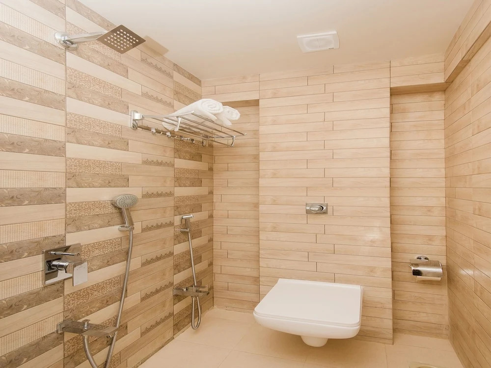 FabHotel Veera Residency - Nr Airport
