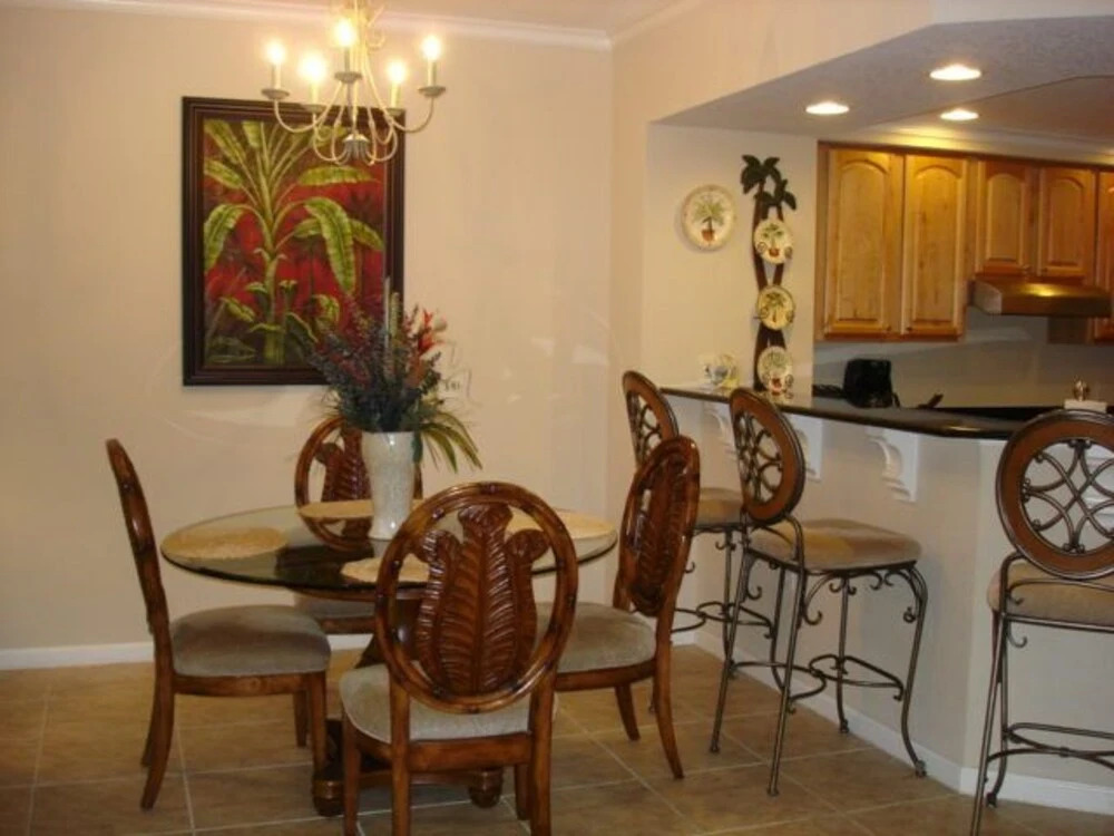 Colonnades 502