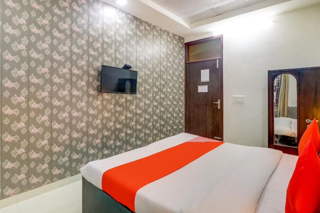 OYO 74060 Taj Residency