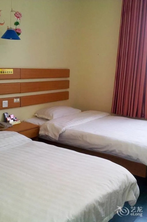 Saifel Business Hotel (Jinan Qilu Hospital Baotu Spring Store)(赛菲尔商务宾馆(济南齐鲁医院趵突泉店))