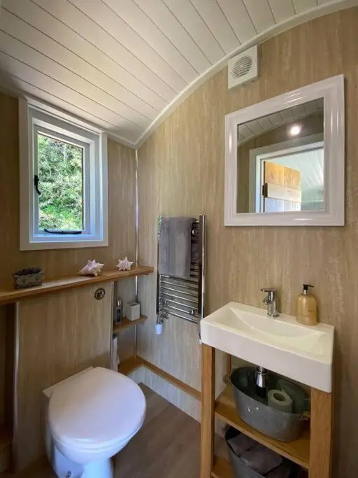Little Idyll shepherds hut