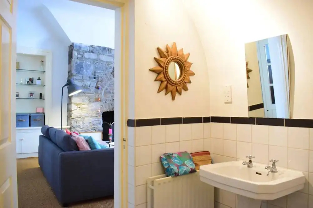 1 Bedroom Apartment In City Centre Location