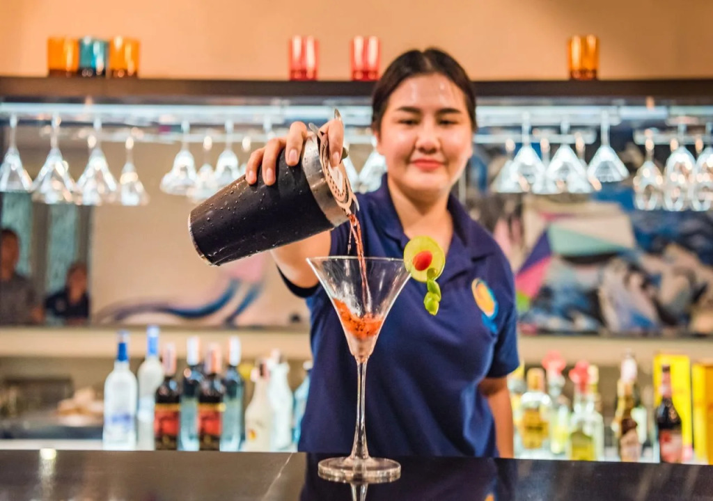 Hotel Tide Phuket Beachfront
