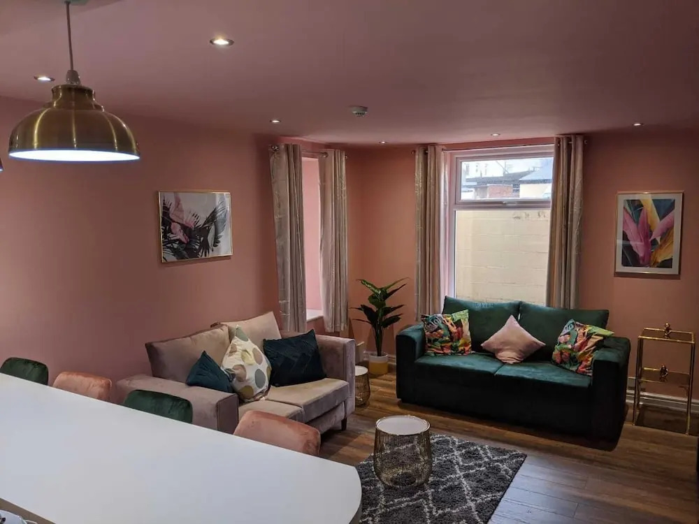 Highcliffe by Sasco Apartments