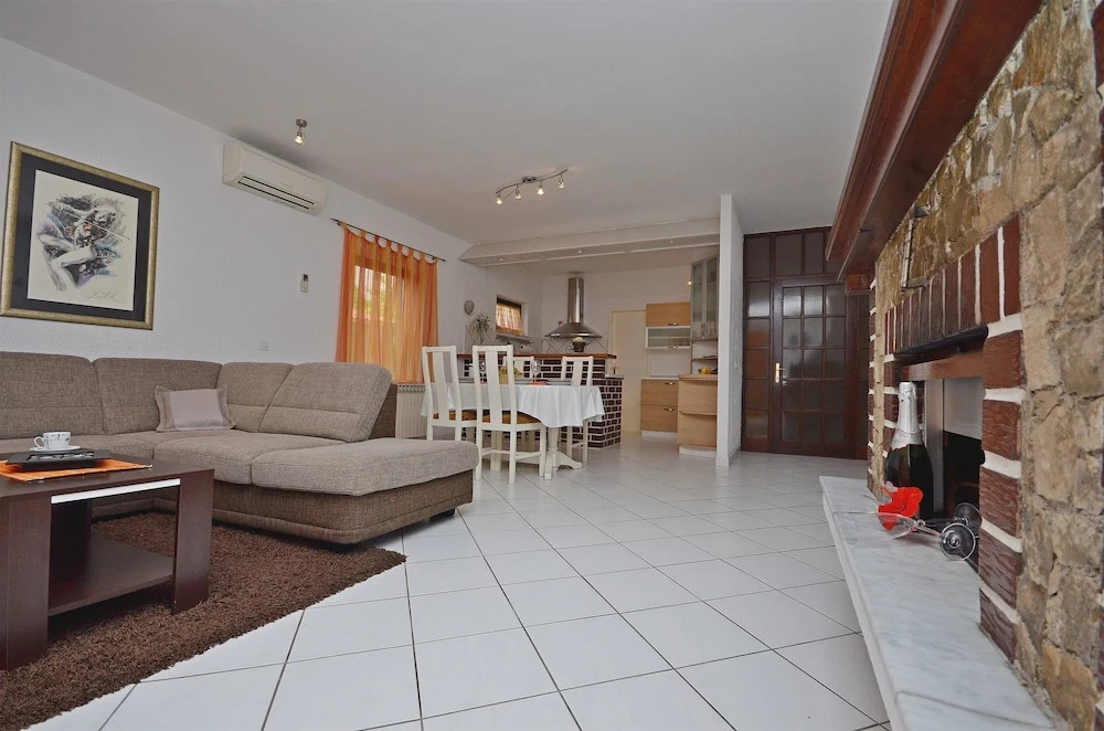 Apartment Tonkica Flower Garden