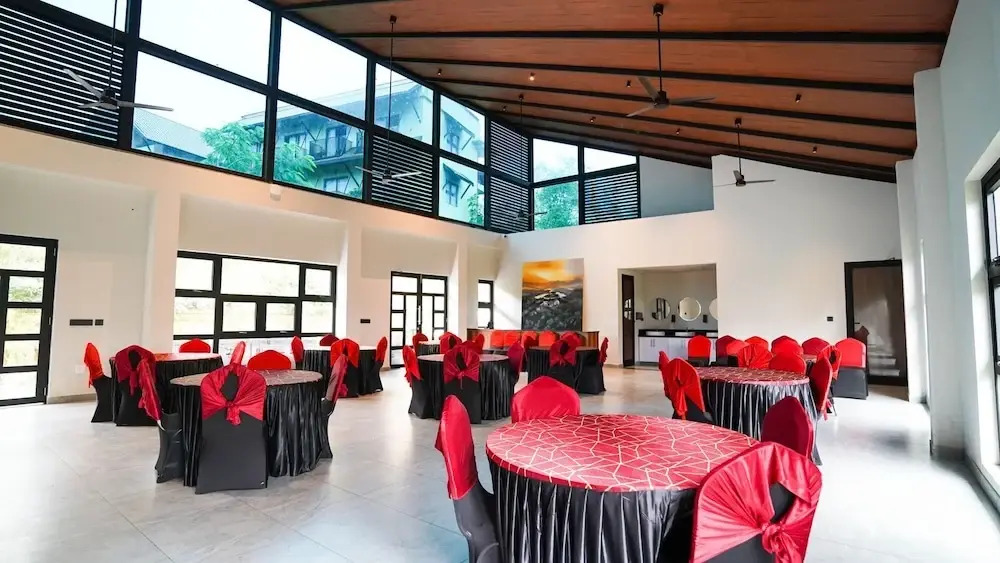 Manjoora Saddles Resorts & Spa