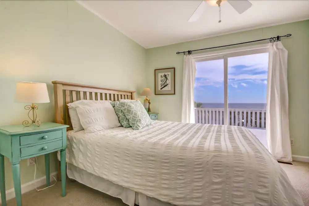 3690 S Fletcher - 4 Br Cottage