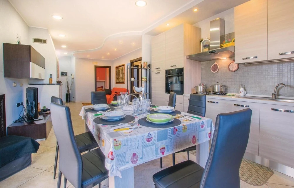 Beautiful Apartment in Bari With 3 Bedrooms and Wifi