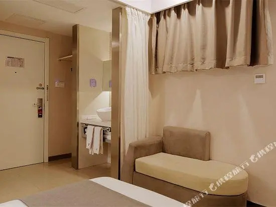 Zsmart Hotel (Tianjin Binhai Finacial Free Trade Zone Yujiabao High-speed Railway Station)