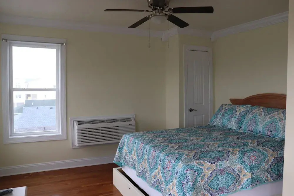 1817 Oceanfront Bed & Breakfast
