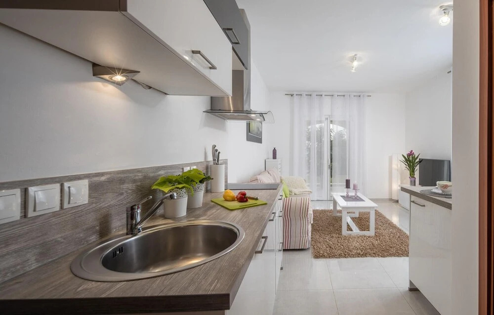 Stunning Home in Dramalj With Wifi and 2 Bedrooms