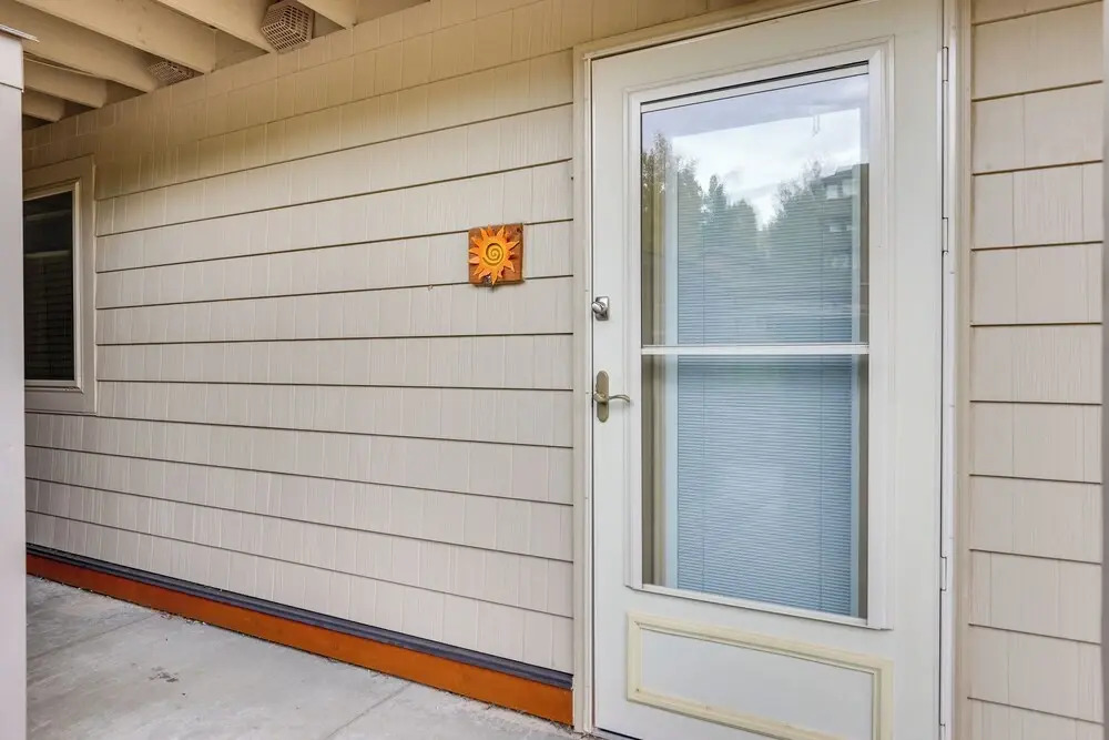 Silverthorne Condo w/ Lake Views: 10 Mi to Skiing!