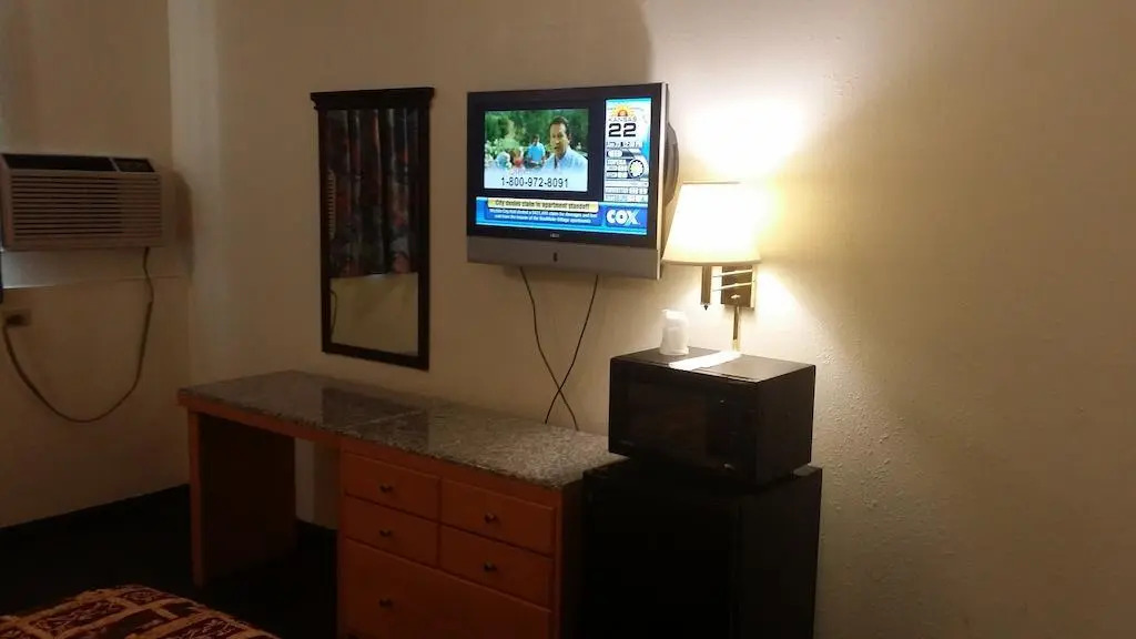 Value Inn & Suites Salina