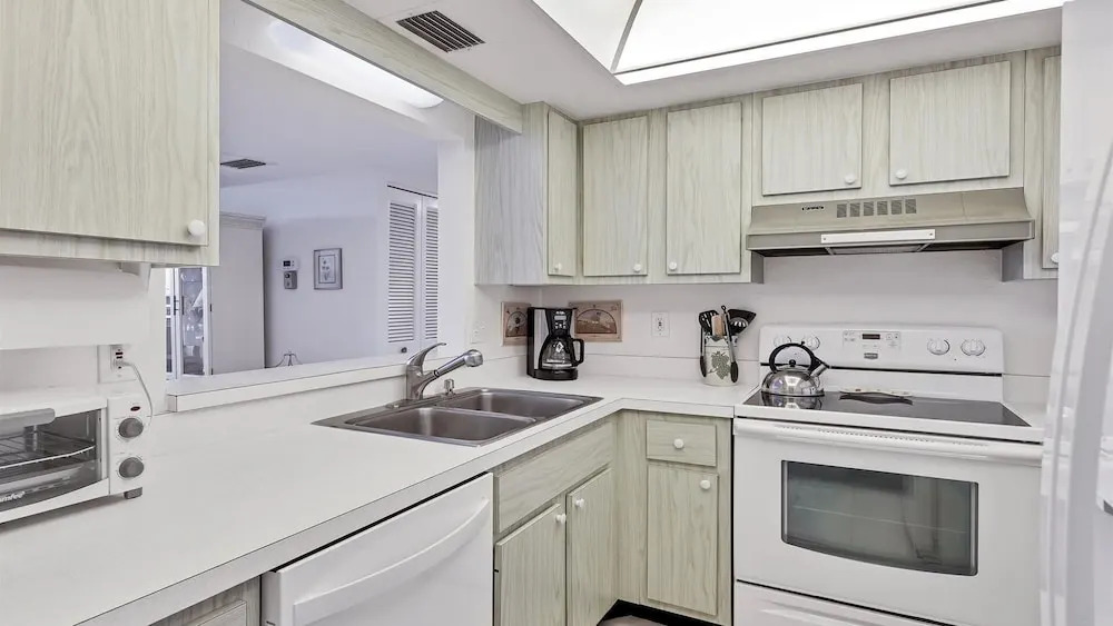 Anchorage Resort 6th Floor 2 Bedroom Condo on Siesta Key 0889