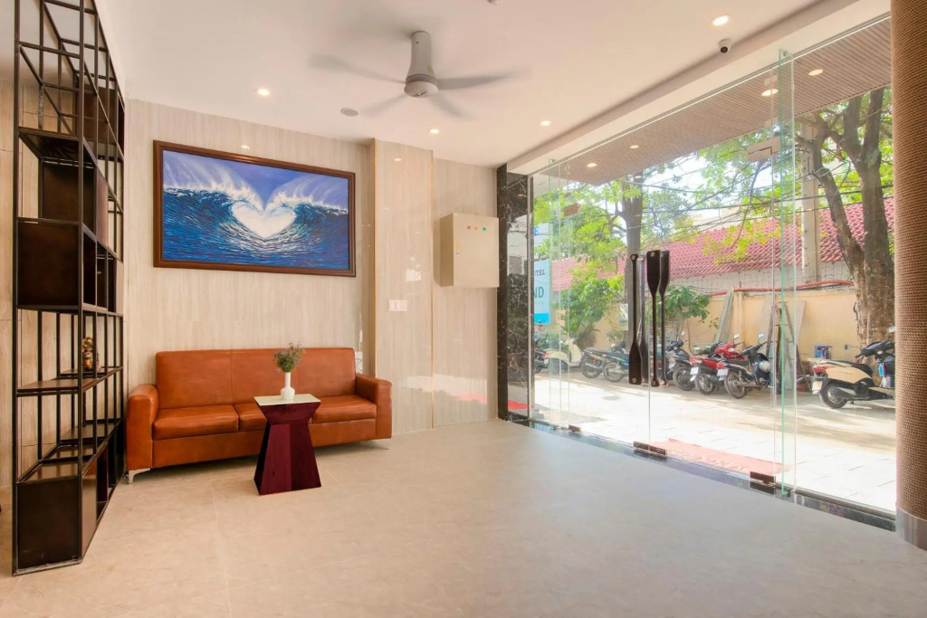 TITAN HOTEL - Formerly known as Golden Lotus Central Hotel
