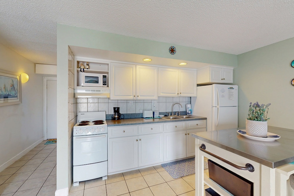 Mariners Cove 302