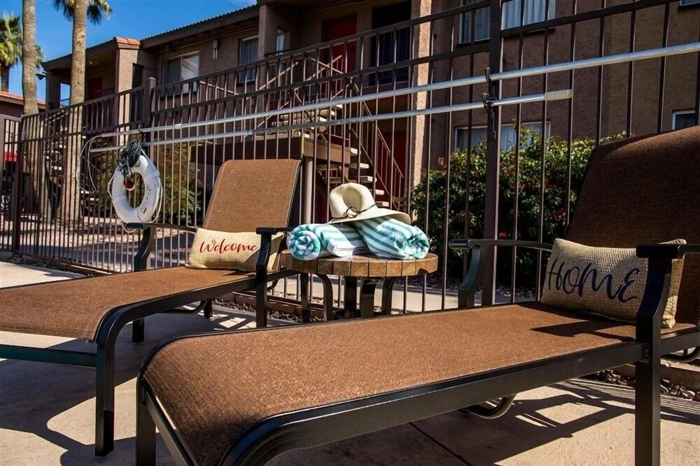 145 Fully Furnished 1BR Suite-Pet Friendly! by RedAwning