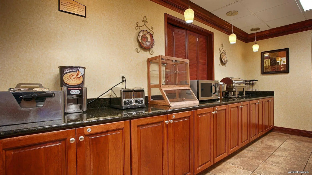 Best Western Plus Strawberry Inn & Suites