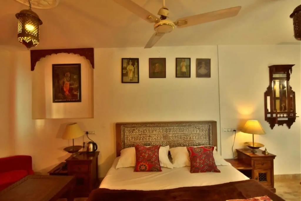 Yogis Guest House