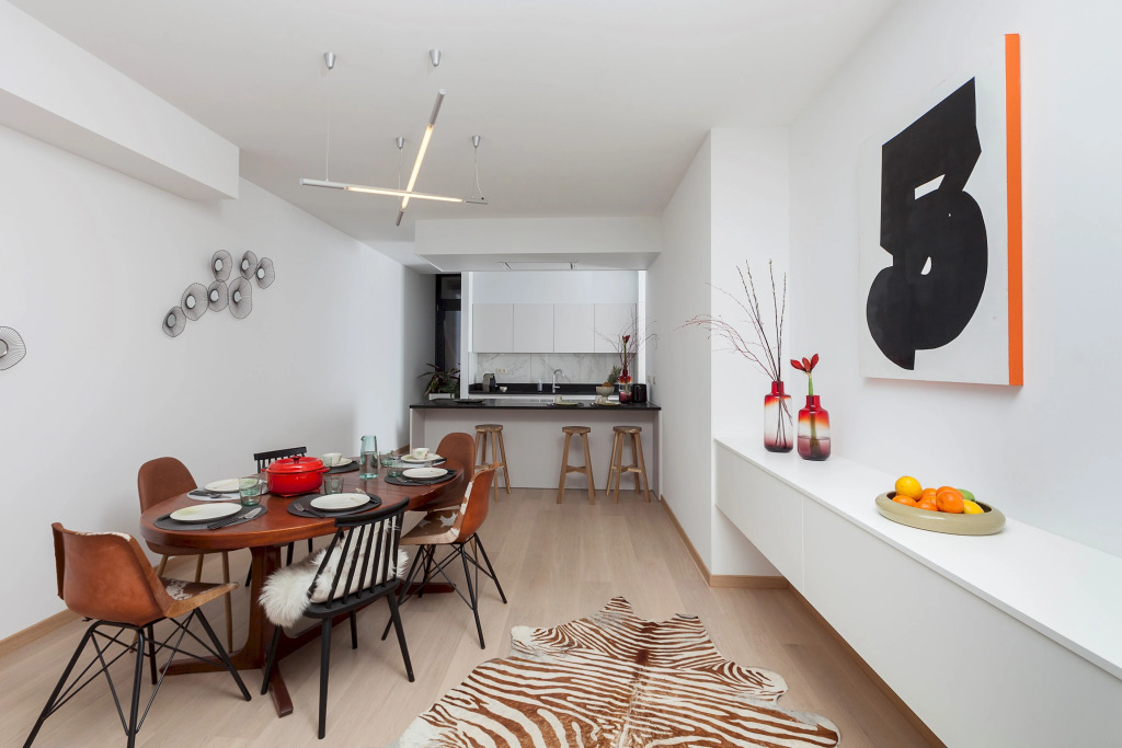 Unit 3 - Modern Smart Home Triplex Private Garden & Parking