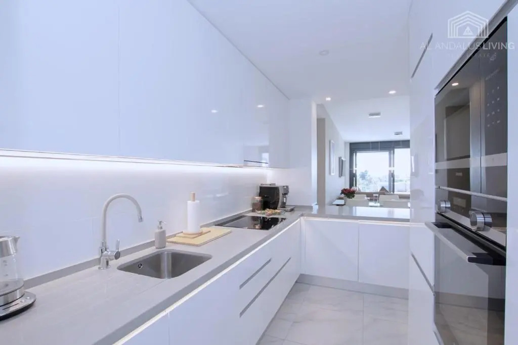 Contemporary apartment 8 min to Puerto Banus