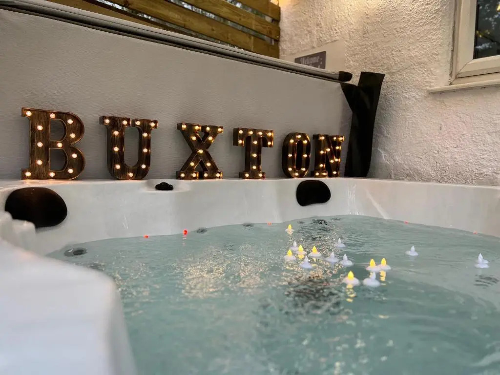 The Hideout With Hot Tub Buxton