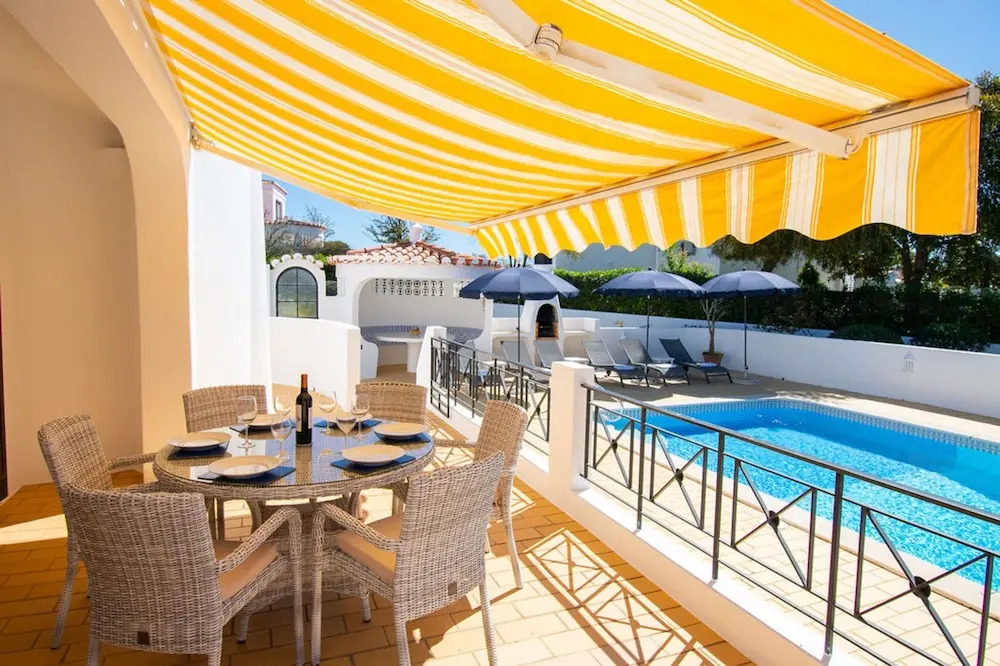 61 vdm Superb Villa on Vale do Milho With Heated