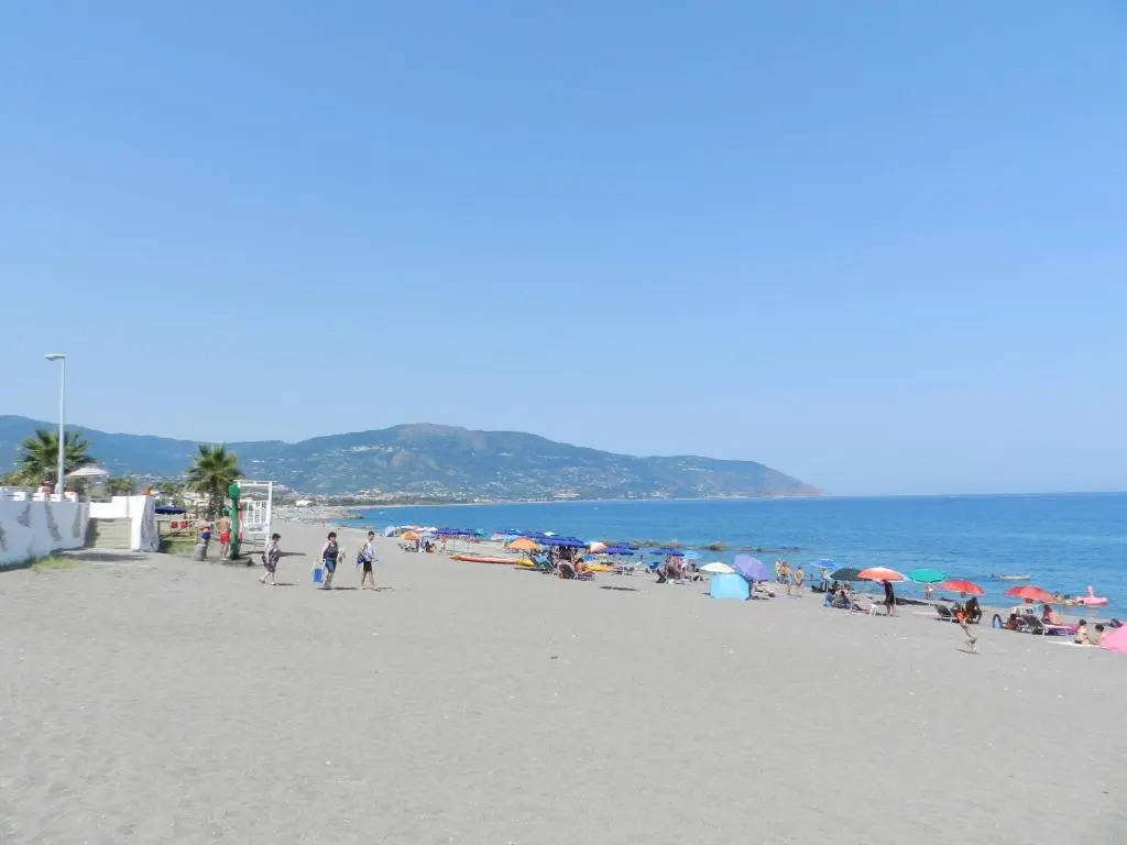 Apartment in Patti Marina: a step away from the sea and from the center!