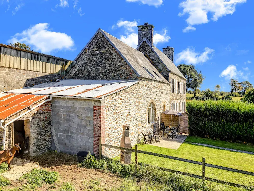 Welcoming Holiday Home in Brainville with Fenced Garden