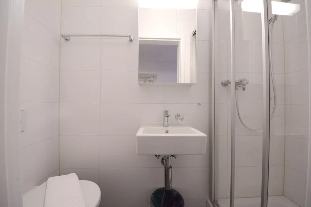 HITrental Station Apartments