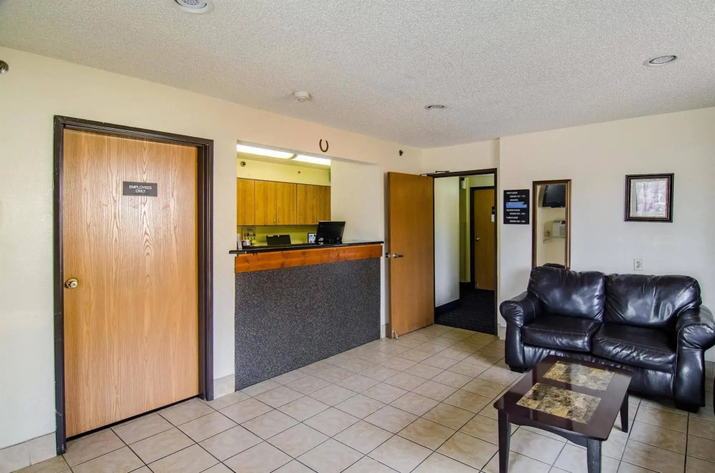 Motel 6-Montoursville, PA - Williamsport