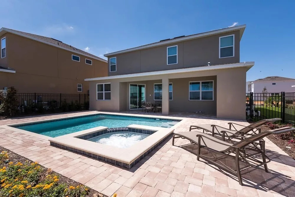 Reunion Splendor 6 Bedroom Home with Private Pool and Spa