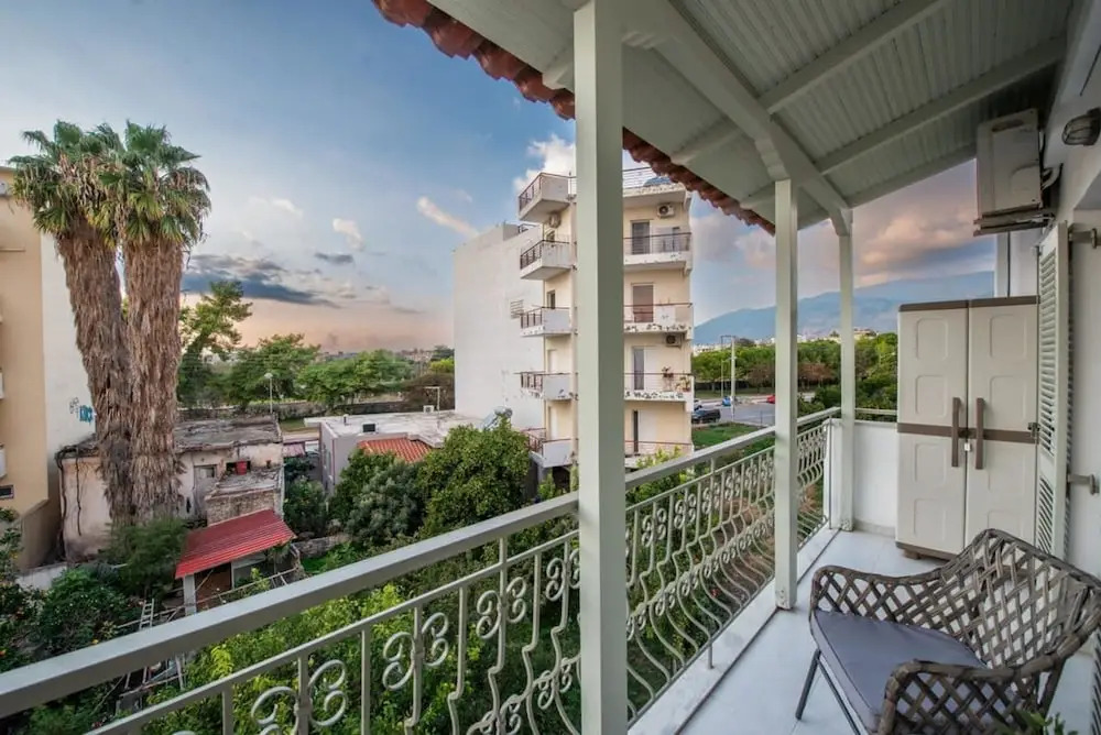 Dolce Favola Nomad Casa - Kalamatas City Getaway