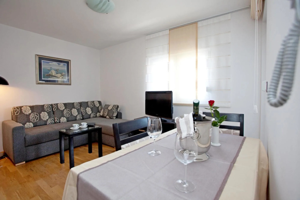 Apartments Summer Residence Maja